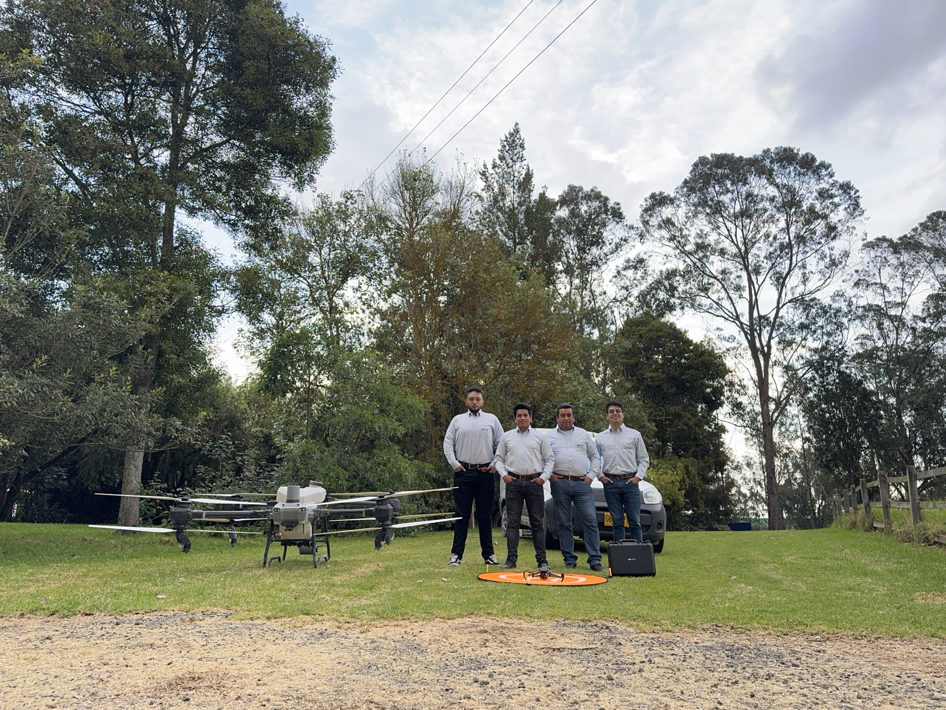 Equipo AEVA - Profesionales en fumigación aérea con drones